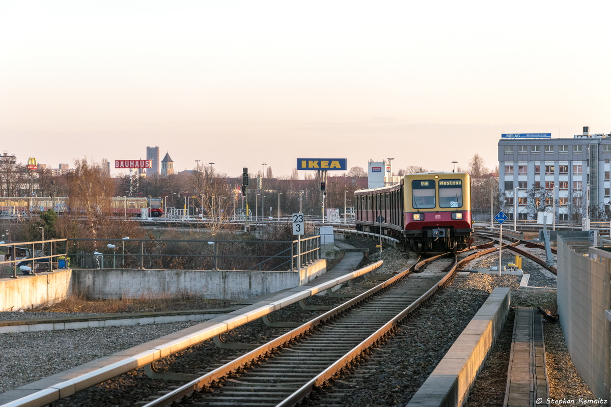 485 072-3 S-Bahn Berlin als S46 (S 46088) von Königs Wusterhausen nach Berlin Westend, bei der Einfahrt in Berlin Südkreuz. 13.02.2016