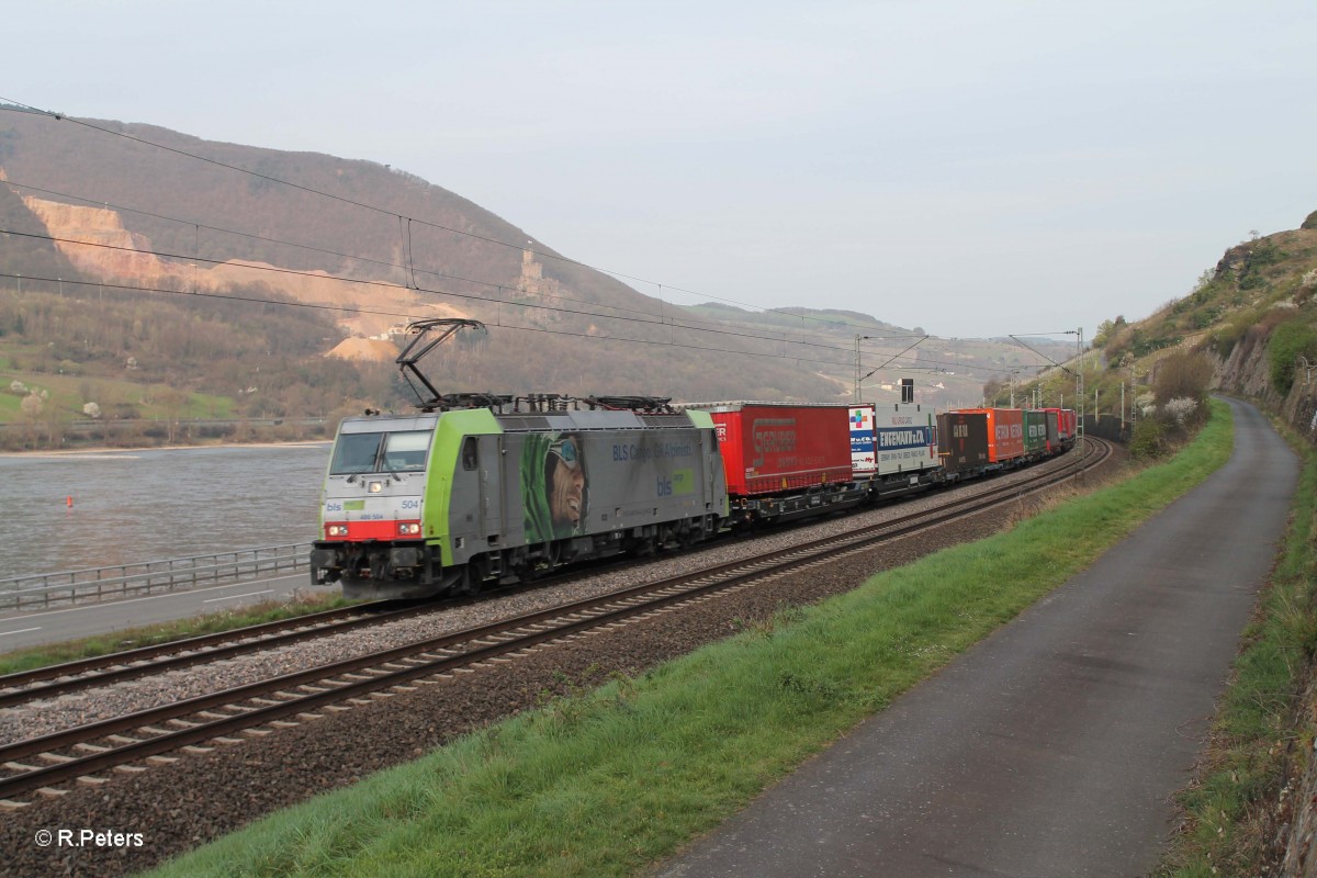 486 504 mit dem Wechselpritschenzug Gruber bei der Blockstelle Bodenthal. 21.03.14