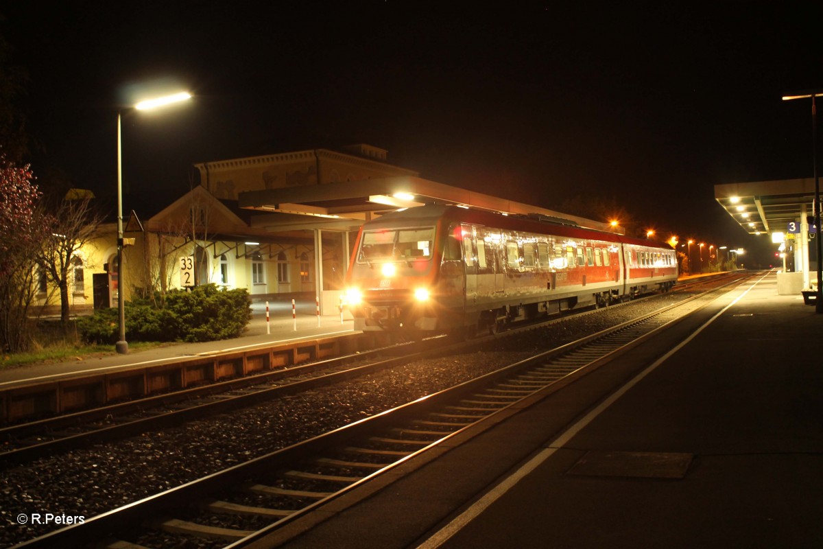 610 013 mit dem RE 3699 Hof - Regensburg in Wiesau/Oberpfalz. 24.10.13 Version 2