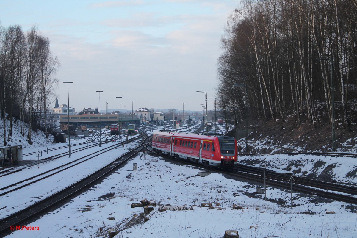 612 097 verlässt Marktredwitz als RE 3692 Regensburg - Hof. 21.02.15