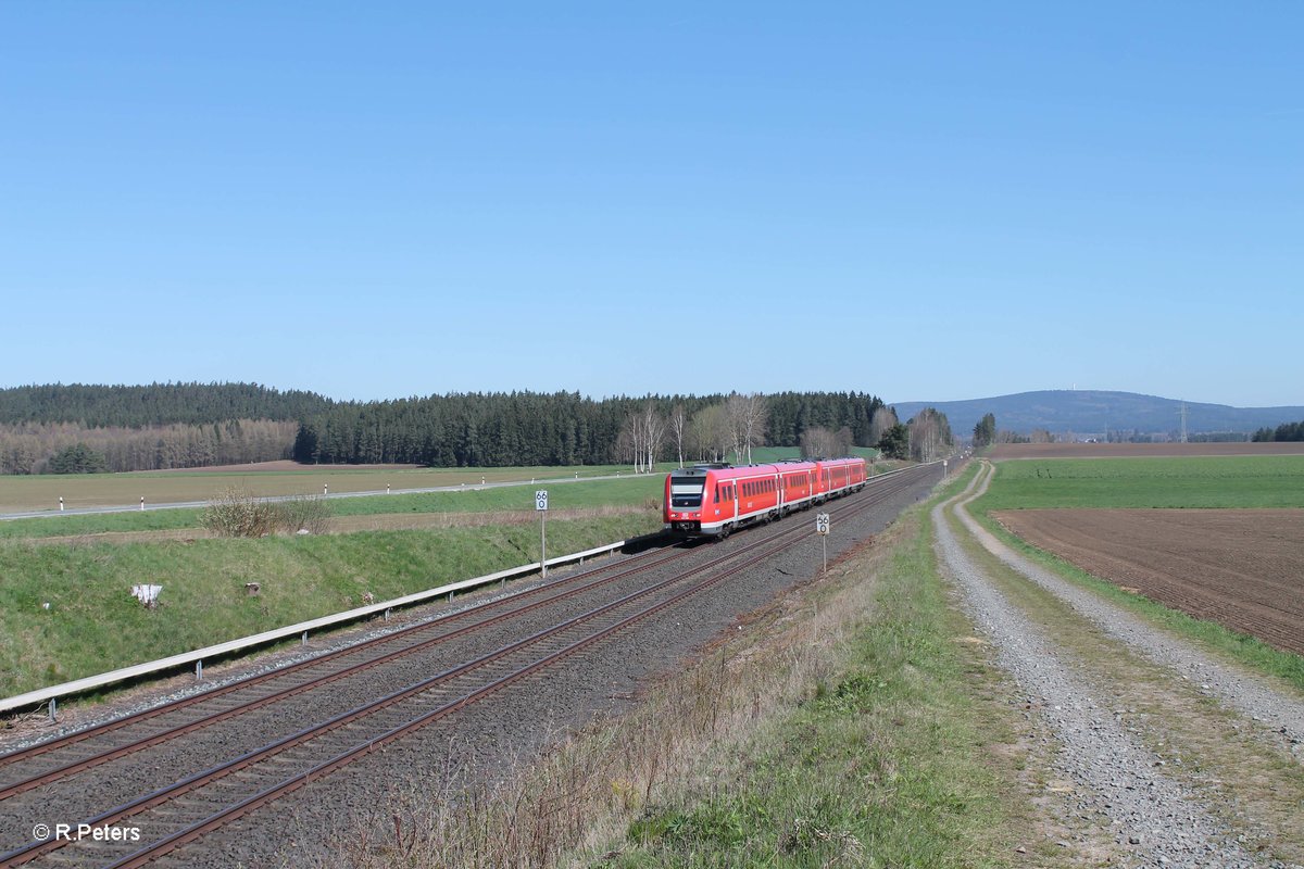 612 557-9 + 612 463-0 als RE 3428 Hof - Nürnberg bei Neudes. 21.04.16