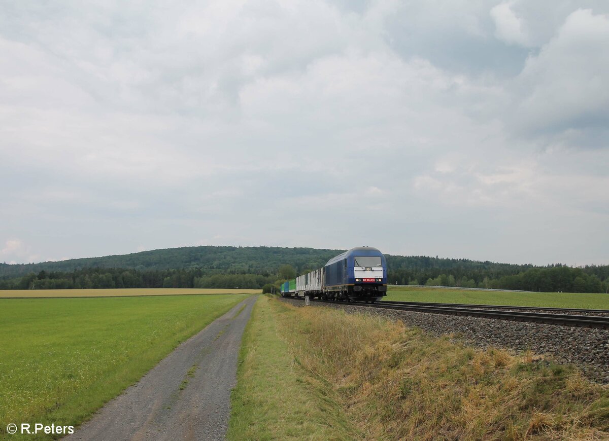 645 010 alias ER20-010 mit leer Holzzug nach Wiesau bei Oberteich. 04.07.21