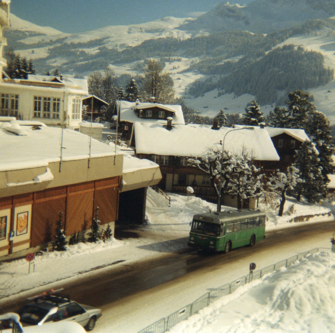 (7-22) - Aus dem Archiv: AFA Adelboden - Nr. 1/BE 210'631 - FBW/FHS (ex BVB Basel Nr. 52) im Februar 1988 in Adelboden, Landstrasse