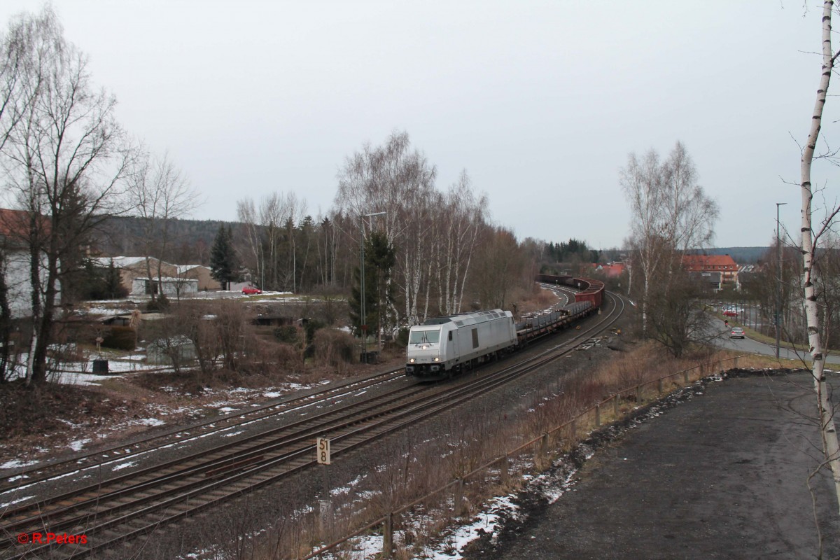 76 111 fährt mit dem Könitzer Schrottzug in Marktredwitz ein. 04.03.16