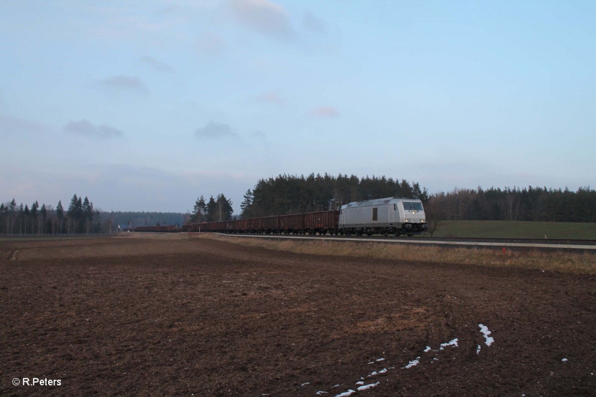 76 111 mit dem Könitzer Schrott bei Habnith bei Marktleuthen auf dem Weg nach Cheb. 09.03.16