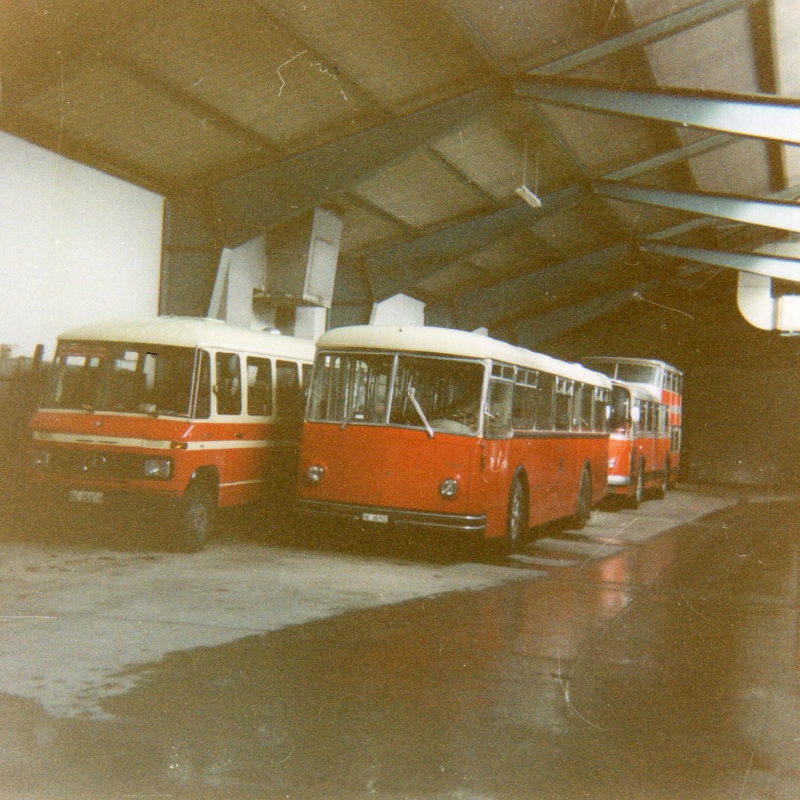 (9-15) - Aus dem Archiv: AFA Adelboden - Nr. 24/BE 26'702 - FBW/R&J (ex Steiner, Meikirch Nr. 1) im Mrz 1988 im Autobahnhof Adelboden