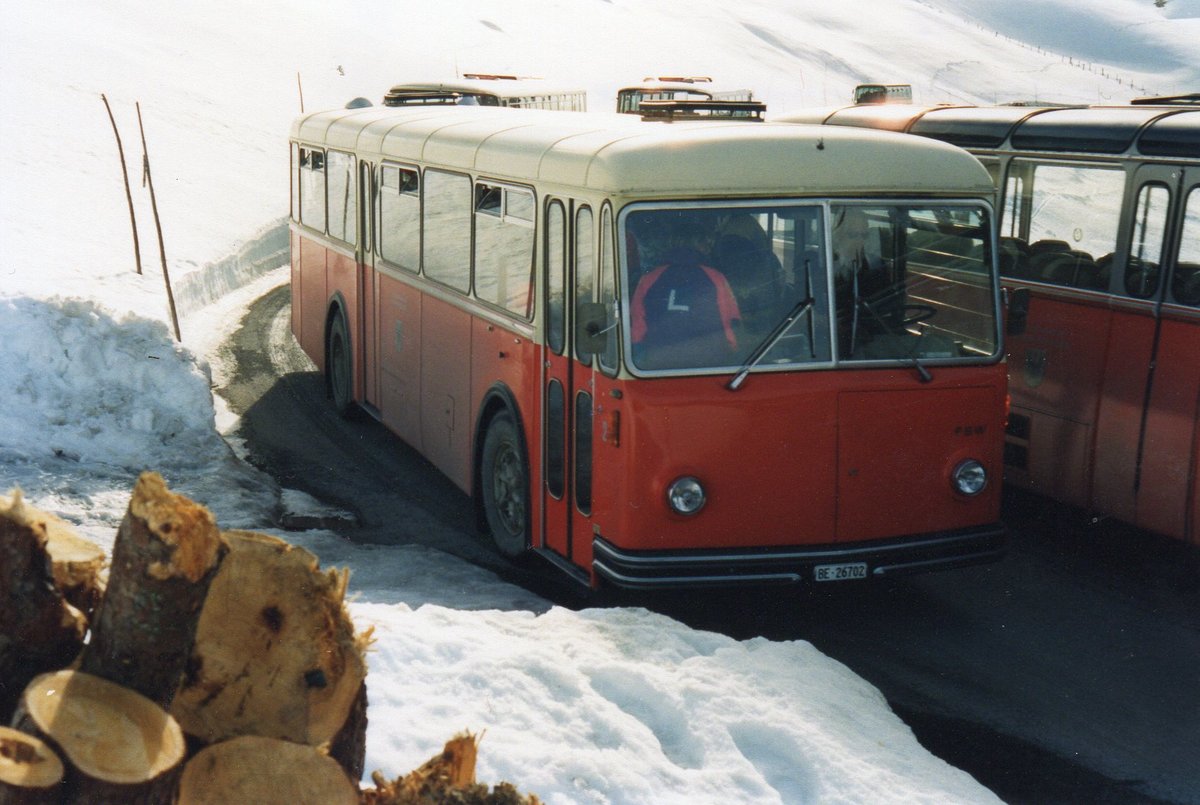 (AA 11) - Aus dem Archiv: AFA Adelboden - Nr. 24/BE 26'702 - FBW/R&J (ex Steiner, Meikirch Nr. 1) am 25. Februar 1990 in Adelboden, Geilsstrasse