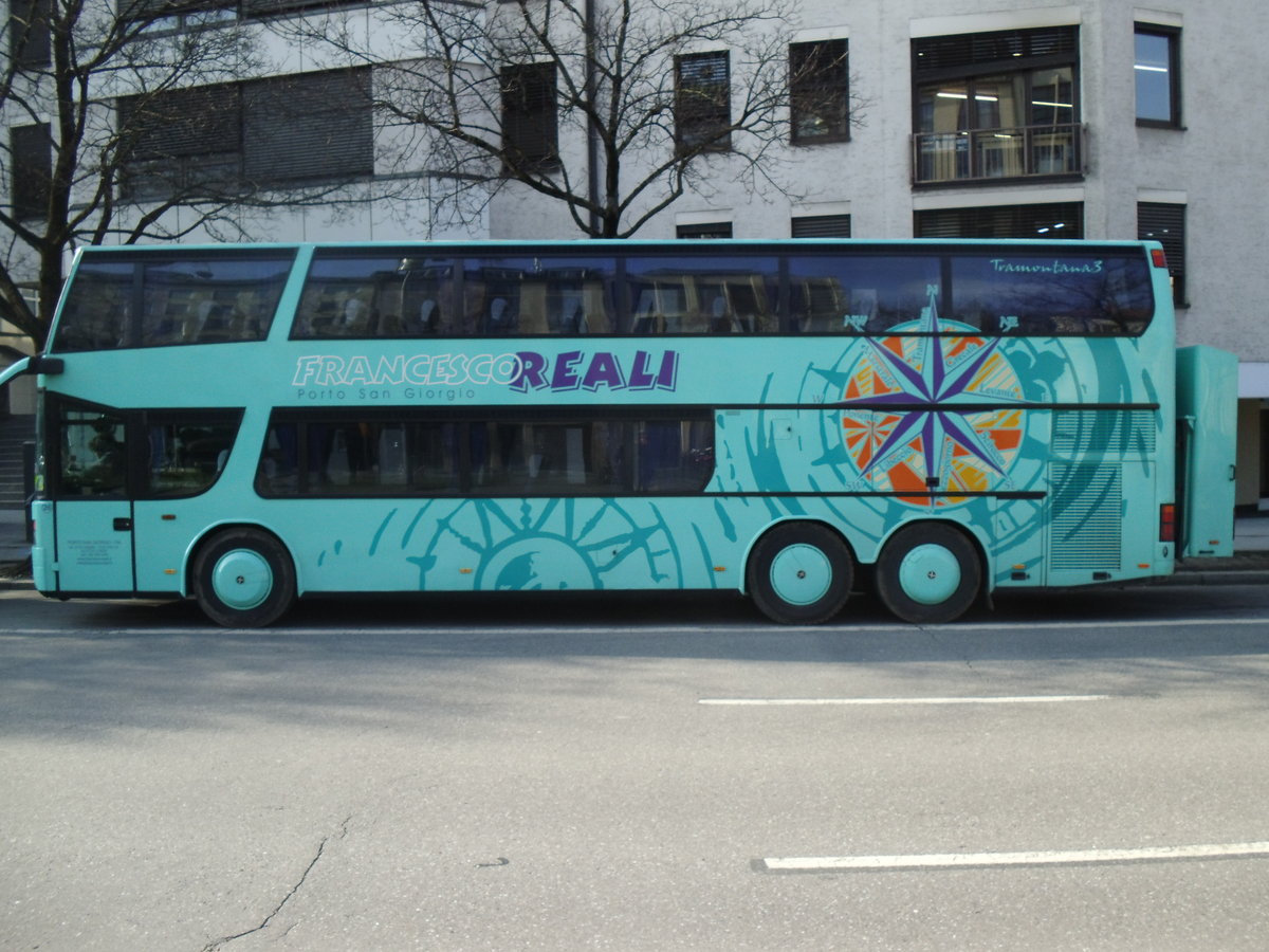 Aus Italien: Reali, Porto San Giorgio - Setra S 328 DT am 10. Mrz 2016 in Mnchen (Aufnahme: Martin Beyer)