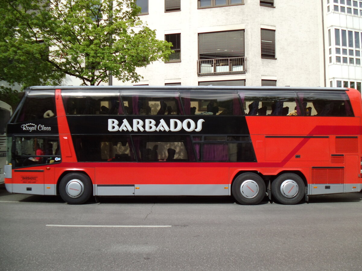 Aus Serbien: Barbados, Beograd - Neoplan Skyliner am 11. April 2014 in Mnchen (Aufnahme: Martin Beyer)