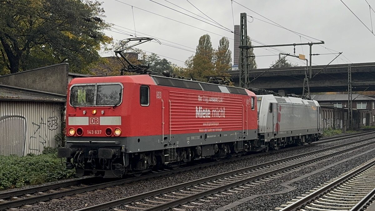 BR 143 637 DB Gebrauchtzug + 185 ??? Akiem als Lokzug durch Hamburg Harburg am 19.10.2024