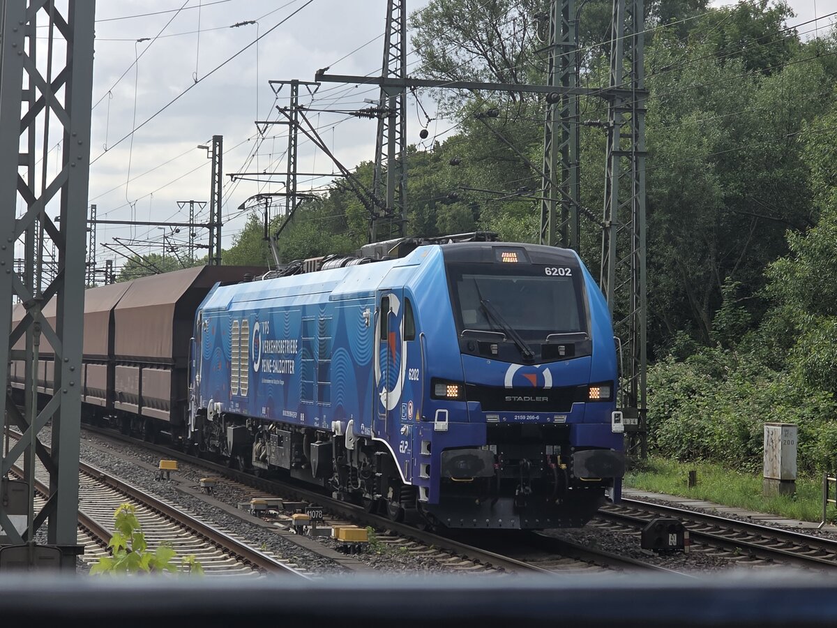 BR 159 266-6 von VPS (6202) mit einen Salzzug bei der Durchfahrt HH-Harburg. 19.06.2025