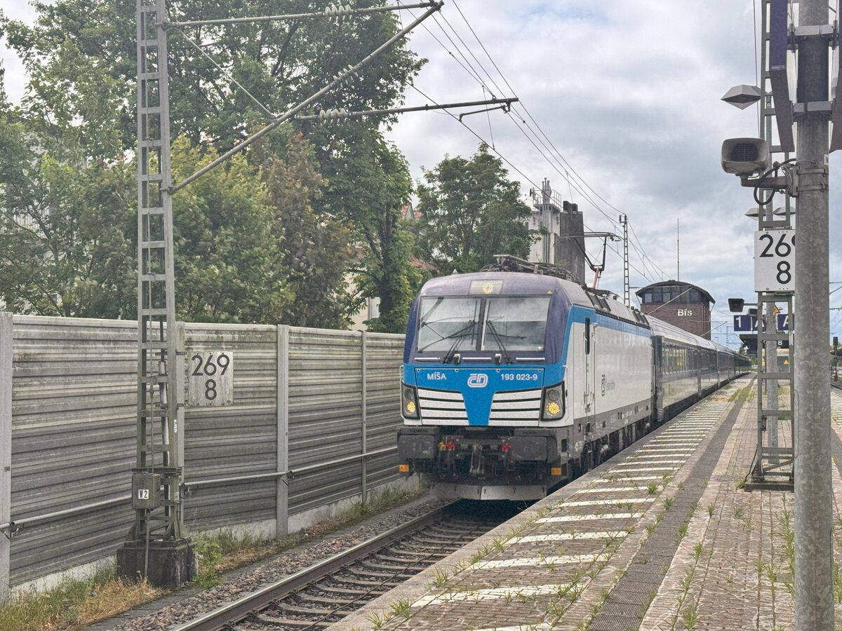 BR 193 023-9 Cesk Drahy ( Misa ) (EC 177 Hamburg Altona -> Praha hl.n.) durch HH-Bergedorf -> Bchen. 28.05.2025