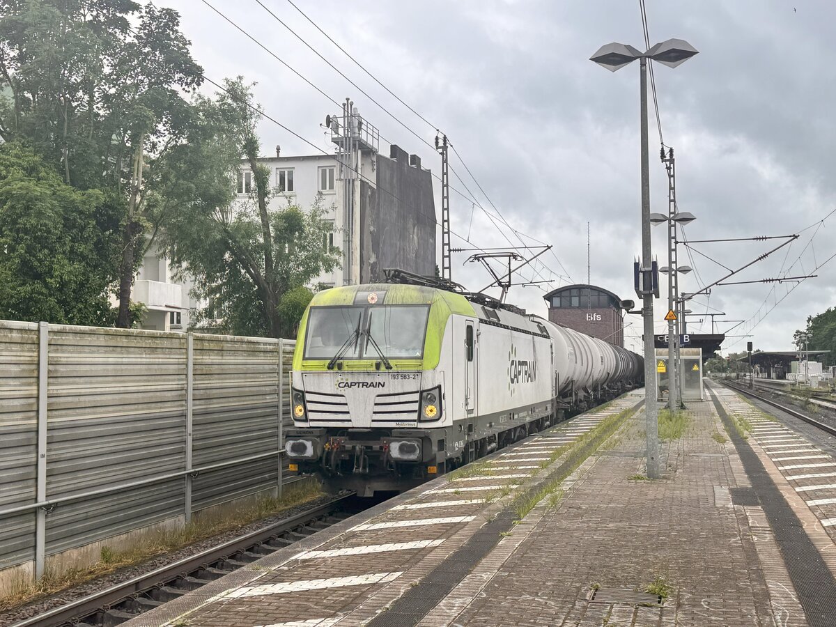 BR 193 583-2 ( Myterious ) Captrain mit Kesselzug durch HH-Bergedorf Richtung Bchen.  28.05.2025