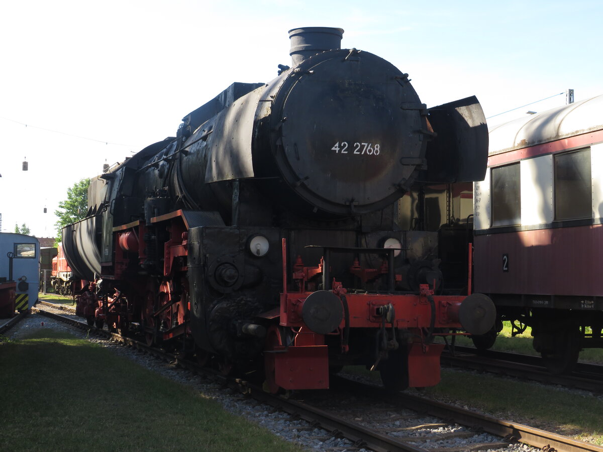 BR 42 2768 steht im Eisenbahnmuseum N�rdlingen. 30.Mai 2025