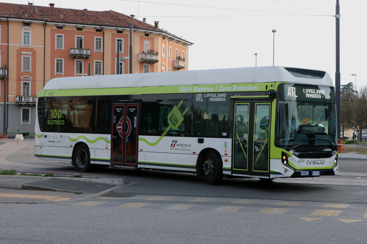 BUS/ITALIA, Padova - Nr. 46'078/HA-977 BC - eIveco am 22. M�rz 2026 in Padova (Aufnahme: Martin Beyer)