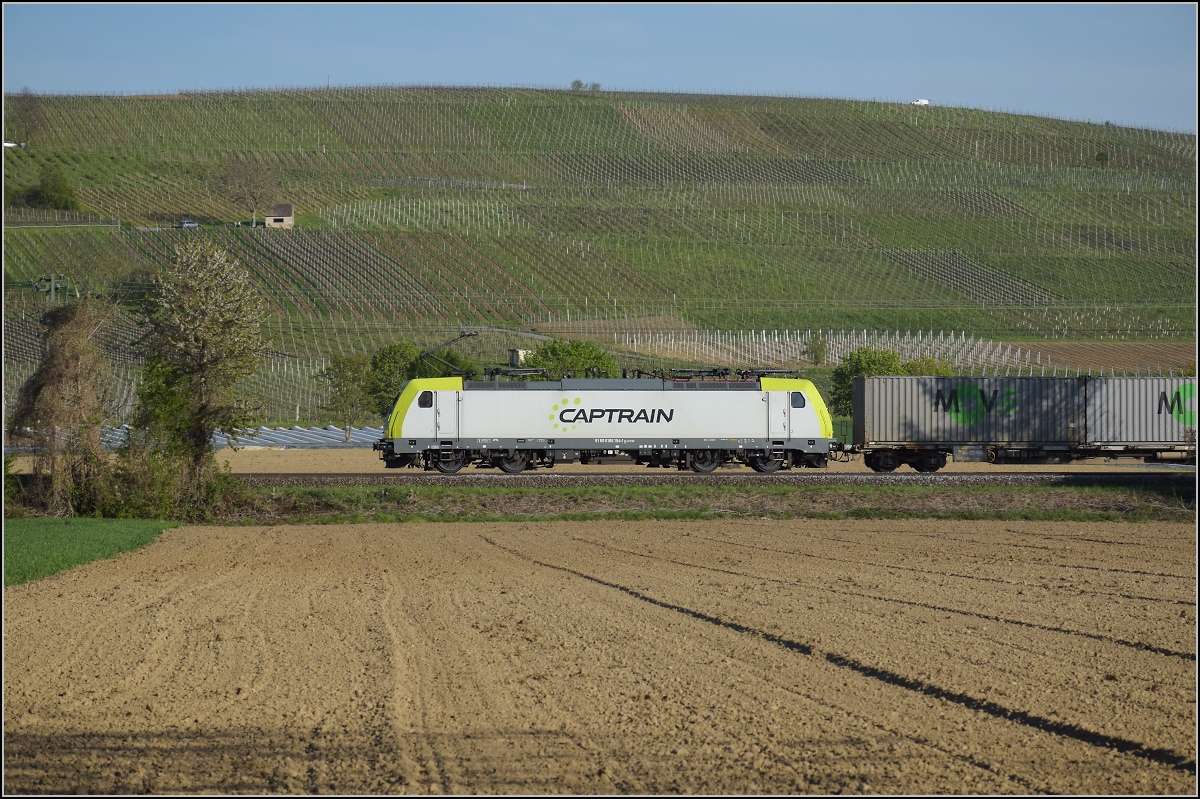 Captrain 186 154 bei Scherzingen. April 2021.