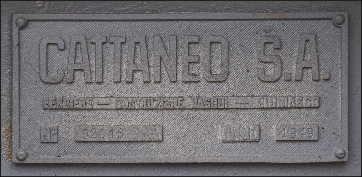 Coni'Fer

Fabrikschild der Cattaneo SA in Giubiasco am offenen Gterwagen, der mit der Fabriknummer 52546 im Jahr 1949 gebaut wurde. Les Hpitaux-Vieux, Juli 2022.