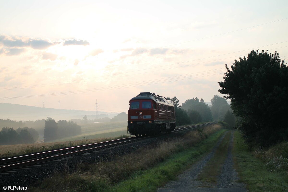 Der Morgen Sonne entfliehen.... 233 176 kommt Lz aus Eger zurück nach Marktredwitz gefahren, Brand bei Marktredwitz. 24.07.21