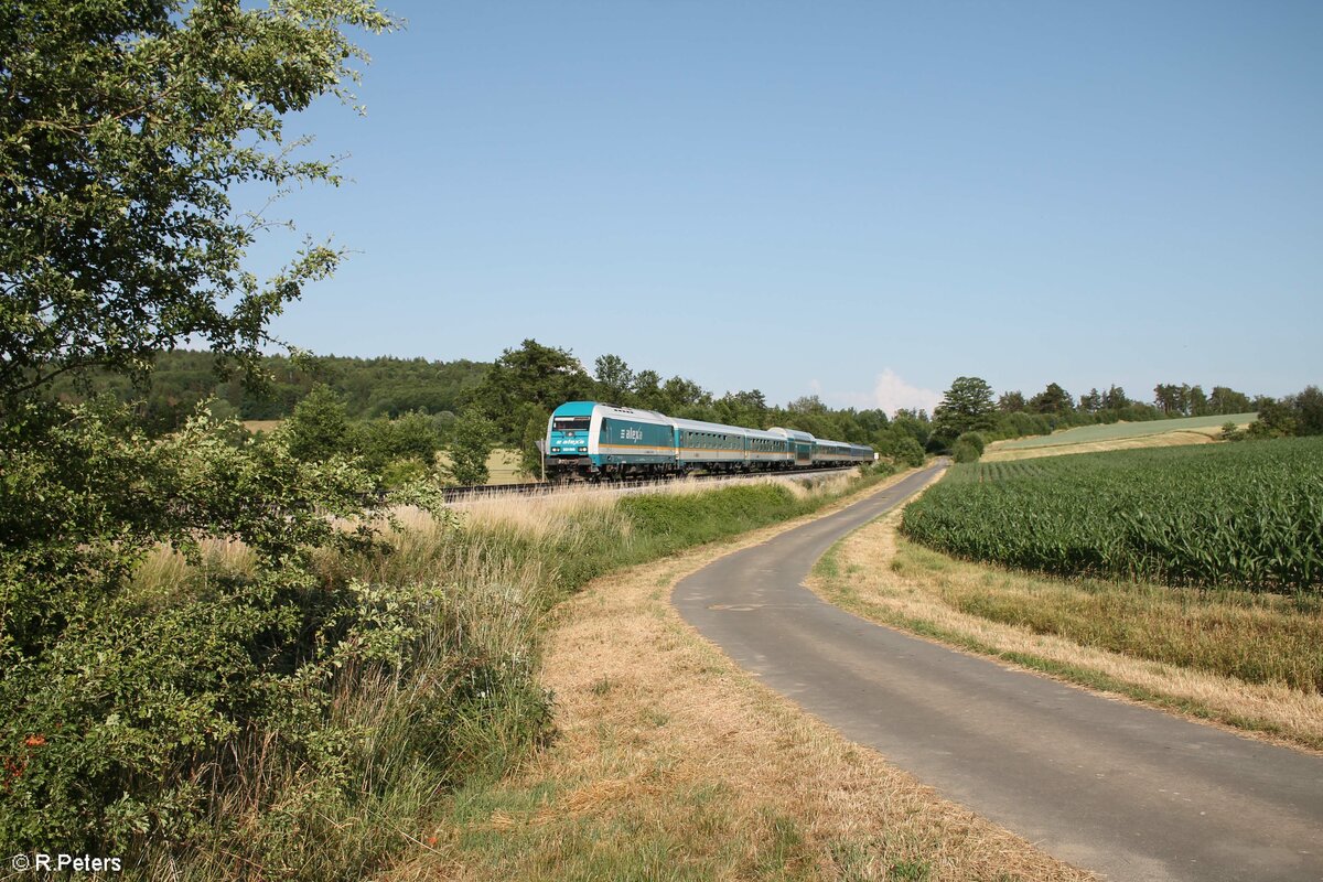 Eine  seltenheit auf dem RE2 des Alex.... 223 066 mit dem ALX 79861 München -  Hof mit 7 Wagen statt 3 und die letzten beiden waren auch noch CD Wagen  , Lengenfeld 27.06.22