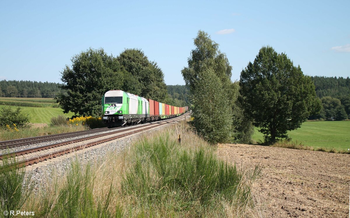 ER20-03 + ER20-01 mit dem über Regensburg umgeleiteten Wiesau Containerzug bei Naabdemnreuth 03.09.21