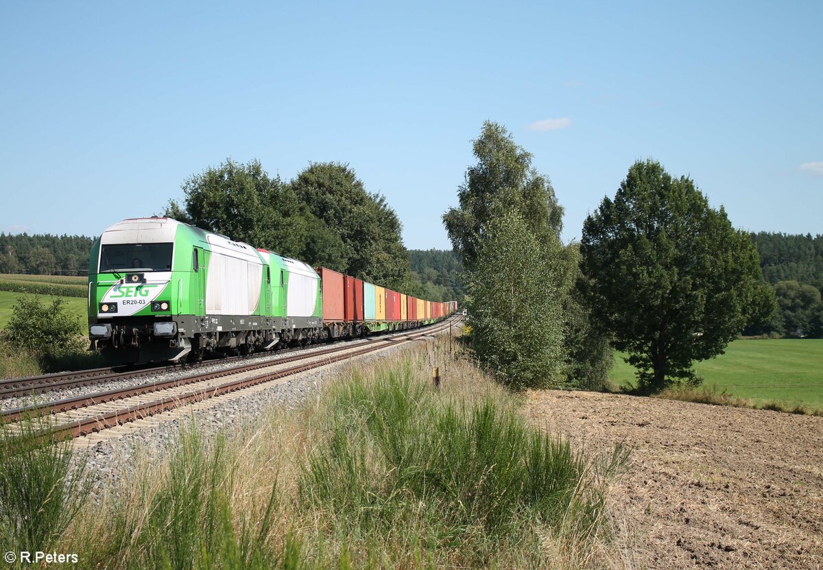 ER20-03 + ER20-01 mit dem über Regensburg umgeleiteten Wiesau Containerzug bei Naabdemnreuth 03.09.21