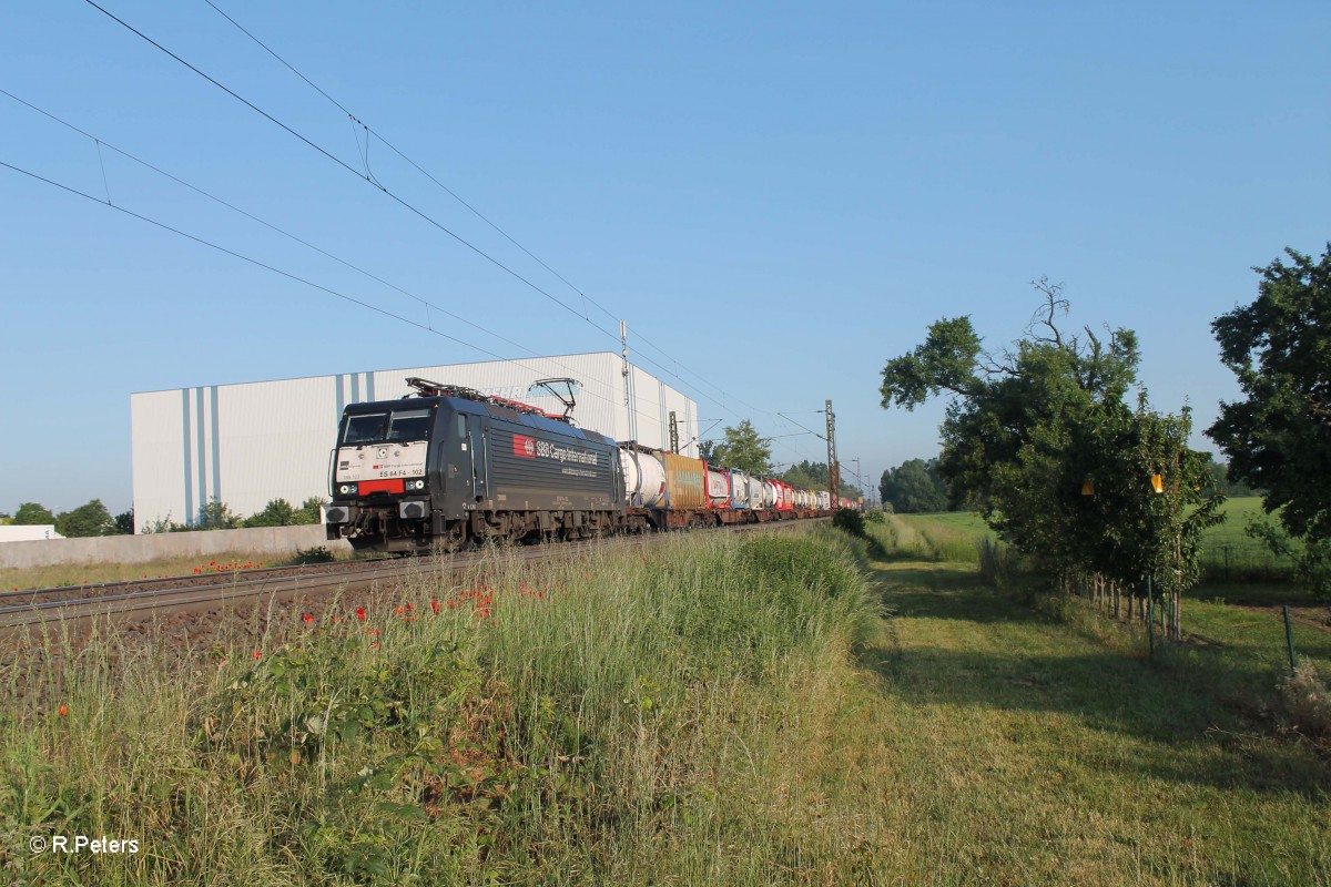 ES64 F4 102 mit einem KLV kurz vor Groß-Gerau. 20.05.15