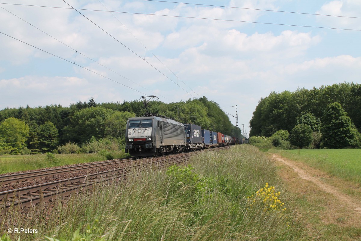 ES64 F4 990 mit einem KLV bei der Stromkreistrennstelle Bischofsheim. 21.05.15