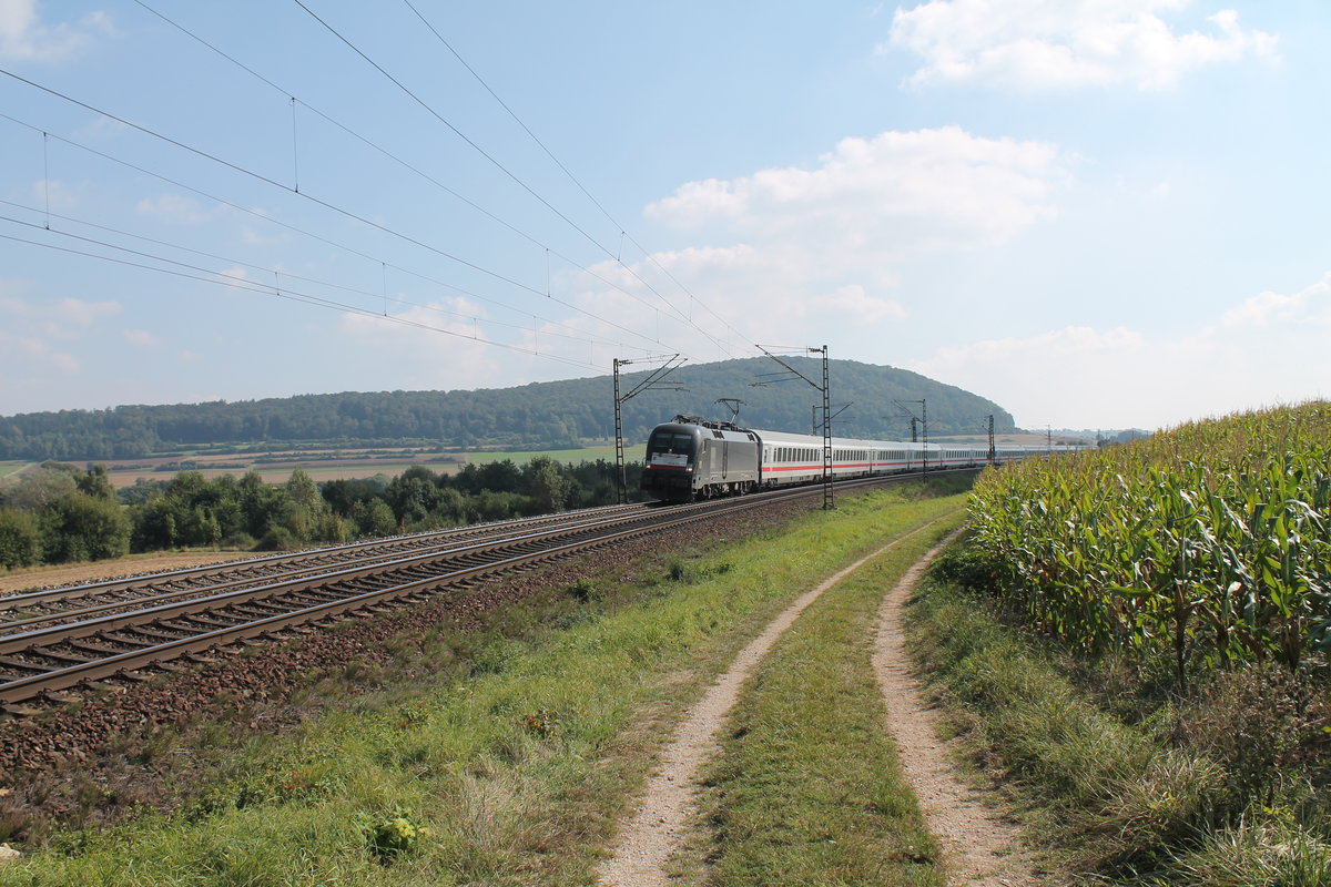 ES64 U2-034 zieht kurz hinter Treuchtlingen swn IC 2082 Königsee Berchtesgarden - Hamburg. 24.09.16