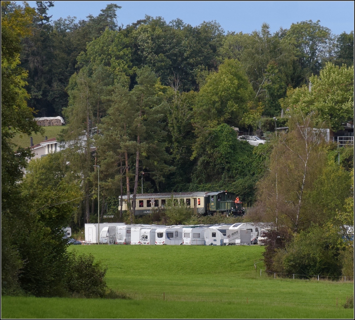 Fahrtag Wolfhuuser Bahn.

Am Ortseingang Wolfhausen. Oktober 2021.