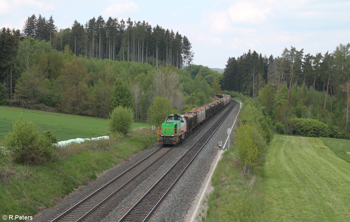 G1700.01 mit dem Holzzug Cheb - Regensburg bei Reutlas. 17.05.20