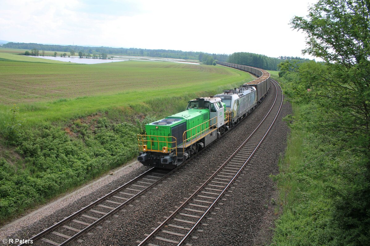 G1700.02 und 193 218   Ludwig van Beethoven  mit dem Hackschnitzelzug aus Wiesau bei Oberteich. 12.06.21