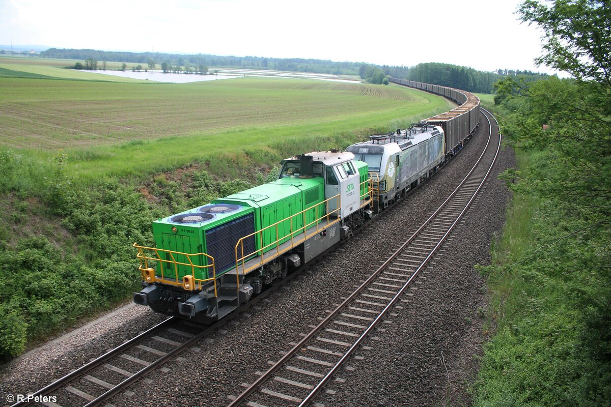 G1700.02 und 193 218   Ludwig van Beethoven  mit dem Hackschnitzelzug aus Wiesau bei Oberteich. 12.06.21