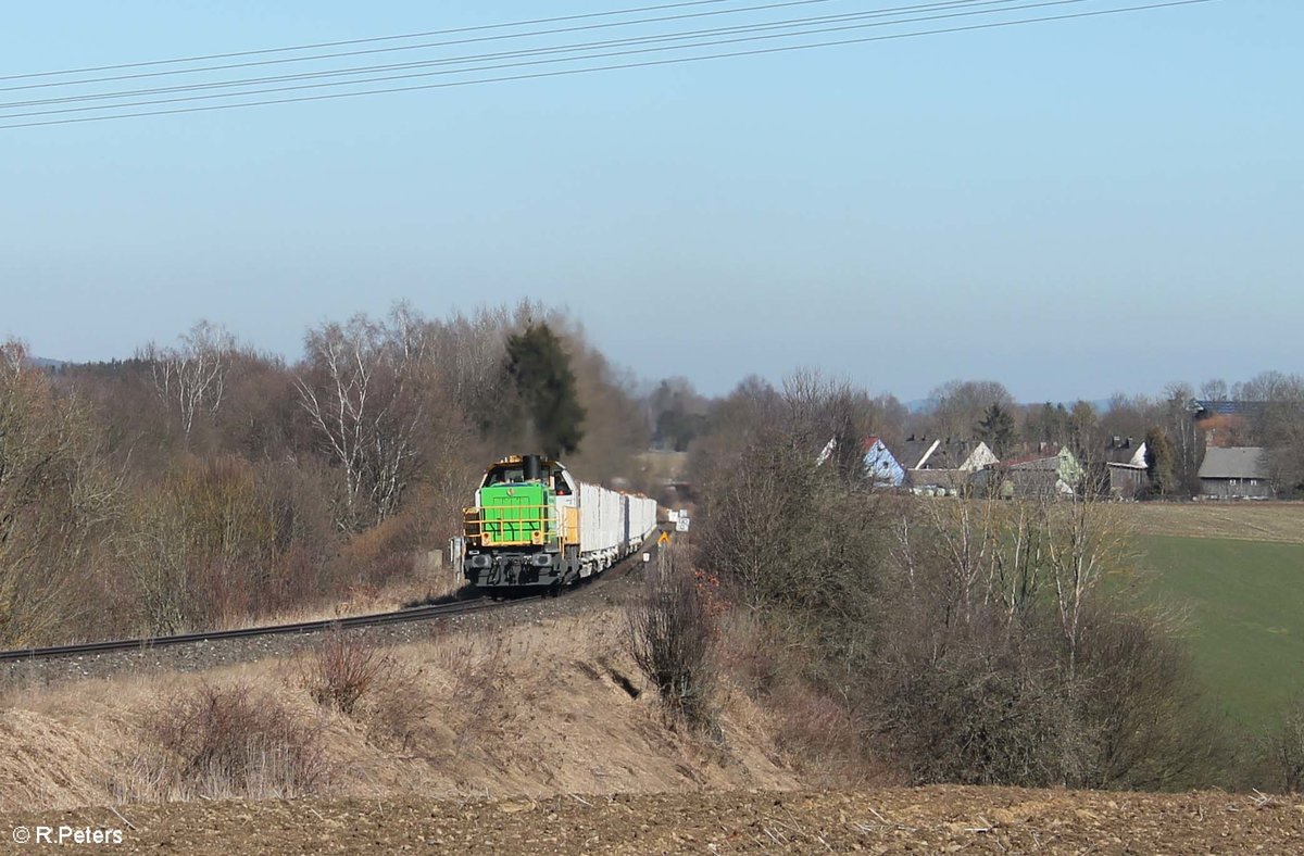 G1700.03 mit dem 45392 1800T Holzzug Cheb - Regensburg beim überqueren vom Seußener Viadukt. 28.02.21