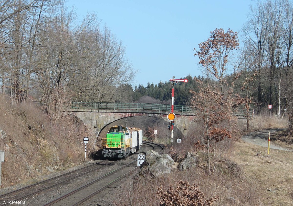 G1700.03 mit dem 45392 1800T Holzzug Cheb - Regensburg bei Reuth bei Erbendorf. 28.02.21