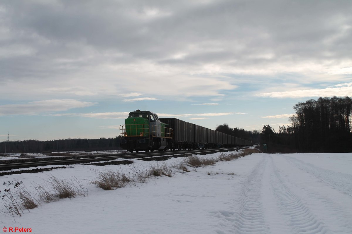 G1700.03 zieht bei Oberteich den Hackschnitzelzug Wiesau - Hof - Niedergörne. 22.01.21