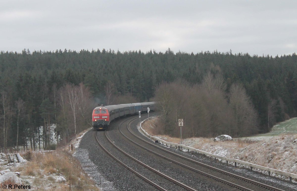 Heute gab es mal wieder ein Eishockey Sonderzug , dieses mal den DPE 1873 von Kaufbeuren nach Crimmitschau und wurde hier bei Neudes auf dem Weg nach Hof abgelichtet. Zugloks waren 218 399 und 218 256 welche leider Schadhaft ab Nürnberg am Zugschluß hing. 05.01.20