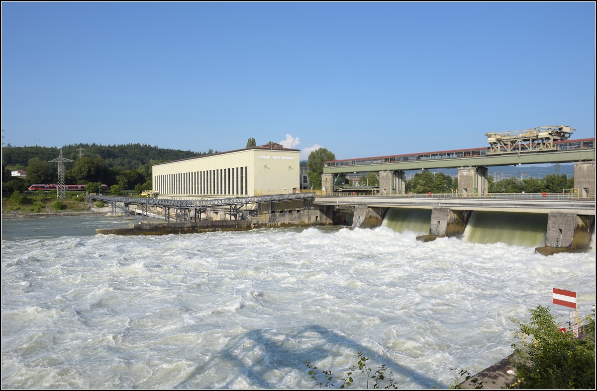 Hochwasser am Hochrhein.

644 am Kraftwerk Ryburg-Schwörstadt. Juli 2021.