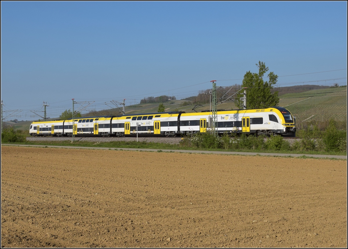 ICE 3 403 030 'Göttingen' bei Schliengen. April 2021.