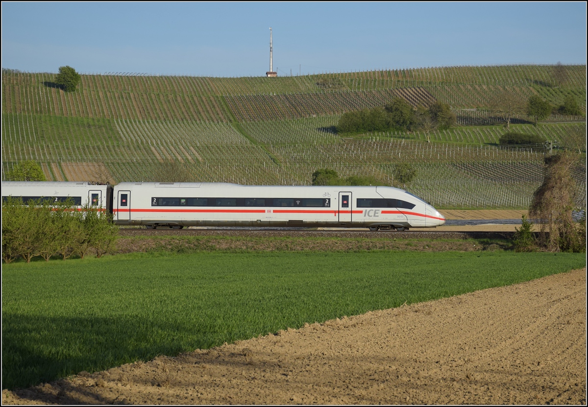 ICE 4 9010 bei Scherzingen. April 2021.