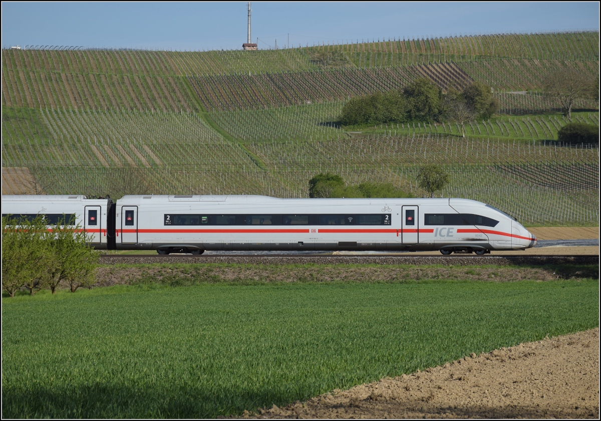 ICE 4 9042 bei Scherzingen. April 2021.