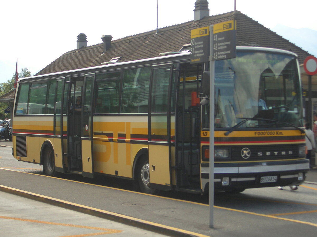 (MB-027) - Aus dem Archiv: STI Thun - Nr. 18/BE 26'814 - Setra (ex AvH Heimenschwand Nr. 1) am 1. August 2006 beim Bahnhof Thun