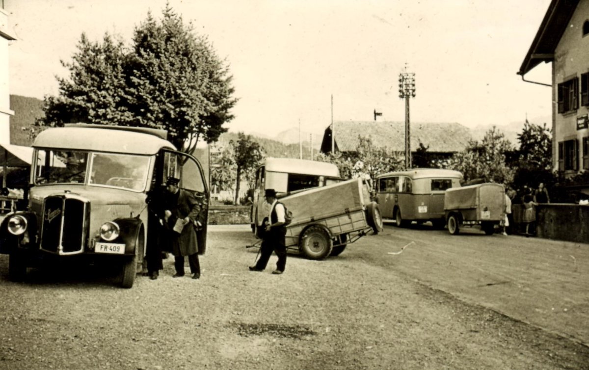 (MD171) - Aus dem Archiv: GFM Fribourg - Nr. 52/FR 409 - Saurer/Saurer (ex CEG Bulle Nr. 52) um 1945