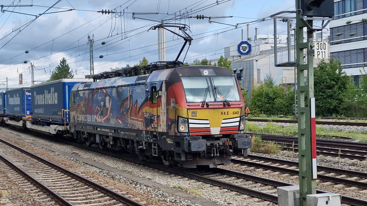 MRCE/Beacon BR 193 640 (Connected by Rail) mit KLV-TransItalia Richtung Österreich durch München-Heimeranplatz am 26.August 2023