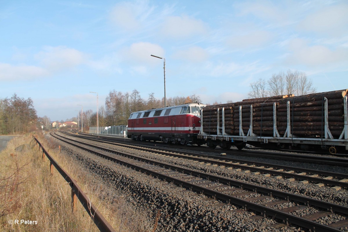 Nachschuss auf 118 770 mit dem zweiten Teil des Holzzuges. 