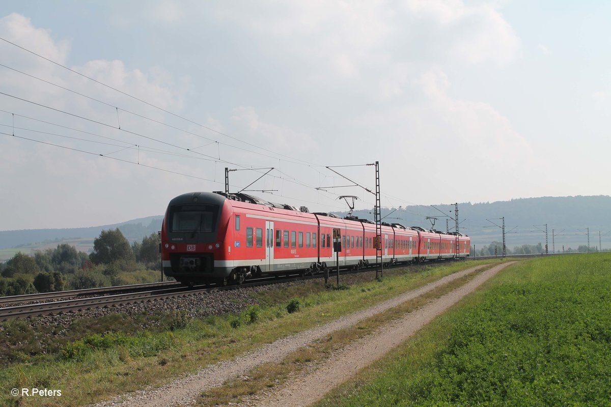 Nachschuss auf 440 822-5 und 440 038-8 als RB 58111 Würzburg - Treuchtlingen bei Wettelsheim und erreicht gleich ihr Ziel. 24.09.16