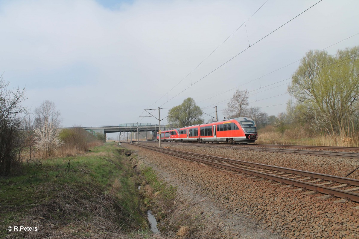 Nachschuss auf 642 015-2 + 642 042-6 als RB 93359/26363 Meißen - Leipzig HBF bei Borsdorf bei Leipzig. 29.03.14