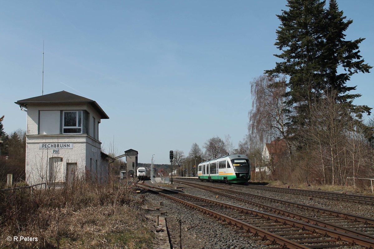 Nachschuss auf die einfahrende OPB 79720 Regensburg - Marktredwitz in Form von VT17. 02.04.16