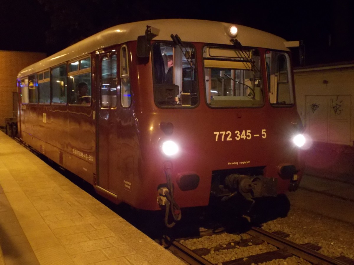 Nur noch nach Putbus  knattern  hieß es für den 772 345-5,am 12.Oktober 2015,in Bergen/Rügen.