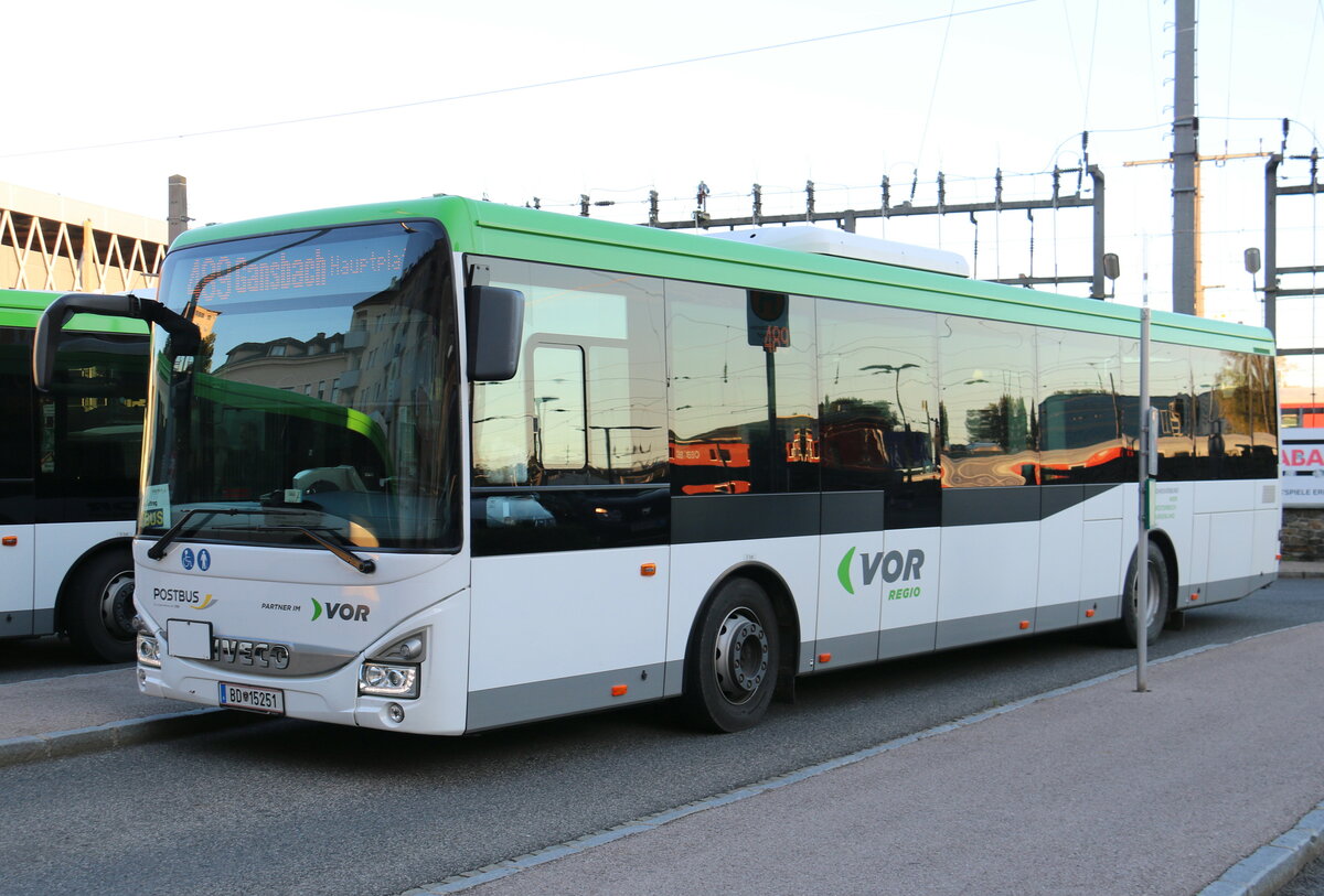 PostBus - BD 15'251 - Iveco am 4. Oktober 2022 in Krems (Aufnahme: Martin Beyer)