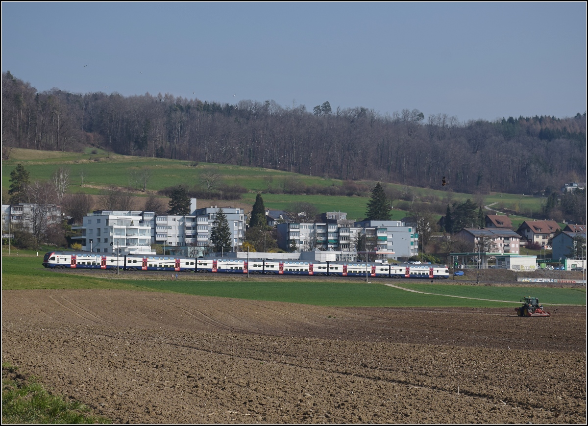 RABe 511 als S 5 nach Zug kurz vor Affoltern am Albis. Zwillikon, März 2022.